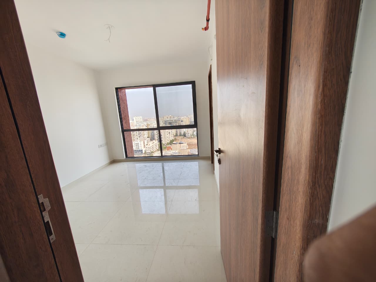2 BHK Unfurnished Flat in Wakad for Rent – New & Unused Property