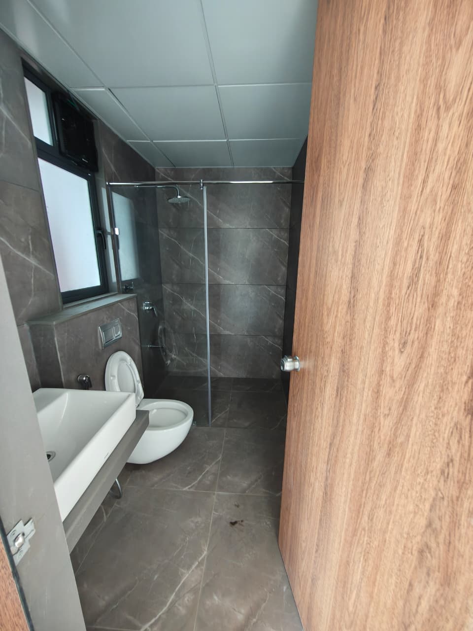 2 BHK Unfurnished Flat in Wakad for Rent – New & Unused Property
