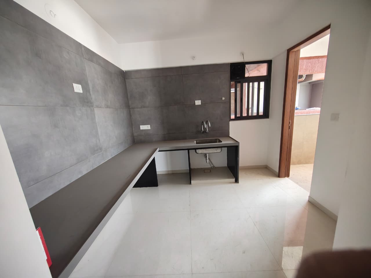 2 BHK Unfurnished Flat in Wakad for Rent – New & Unused Property